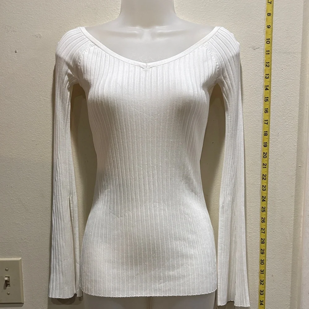 BCBGMaxAzria Cream Ribbed Top - Picture 1 of 3